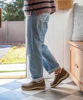 【オーソフィート】ロリン ミディアム/ライトブラウン スエードレザー/シューズ レディース